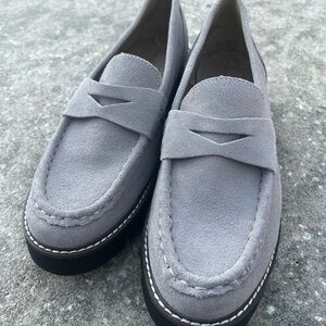 House of Harlow 1960 Taupe Suede platform Lug Sole Loafers Size 9